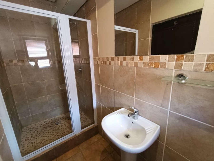 1 Bedroom Property for Sale in Langenhovenpark Free State